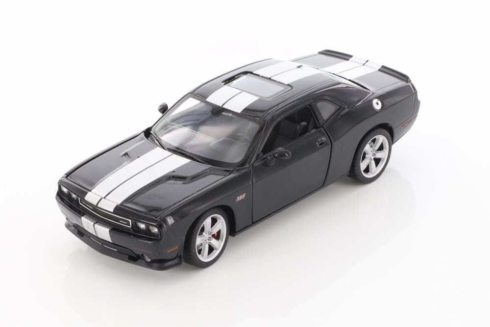 2013 DODGE CHALLENGER SRT WELLY 24049/4D 1/24 scale DIECAST CAR