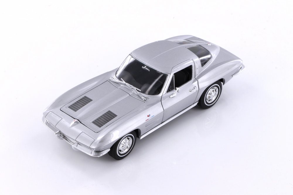 1963 CHEVY CORVETTE HARD TOP WELLY 24073/4D 1/24 scale DIECAST CAR